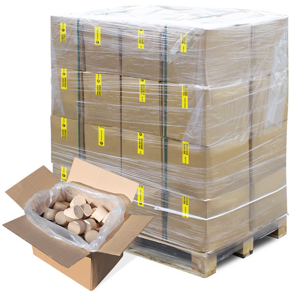 Große Palette mit Holzbriketts – umweltfreundlicher Brennstoff für Kamin & Ofen